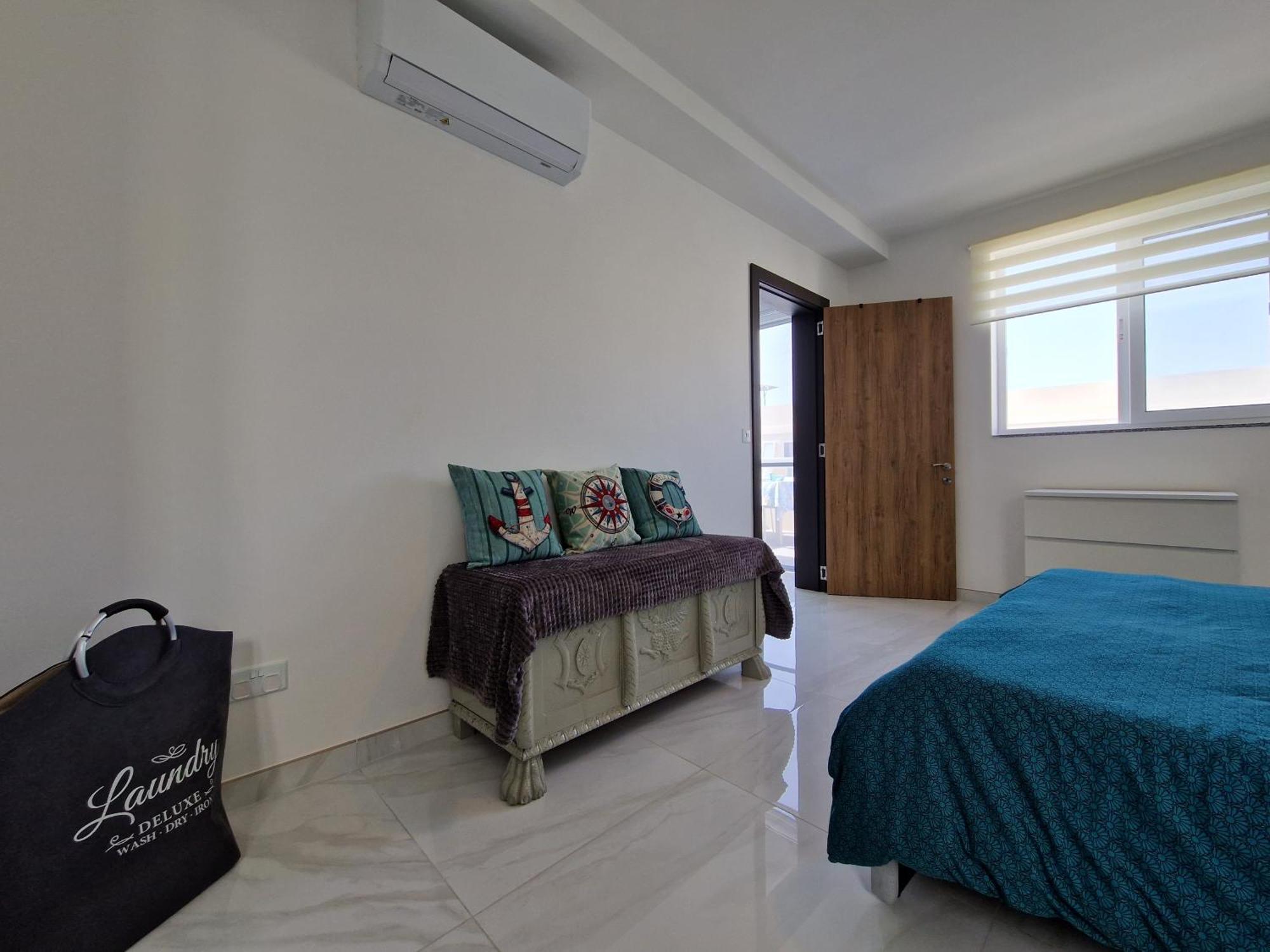 Sea View New Penthouse Terrace & Garage Parking Apartment St. Paul's Bay Exterior photo